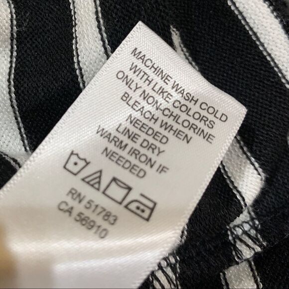 NWT Maurices Long Sleeve Rayon Black/White SOFT Top Sz L NEW - Picture 9 of 10